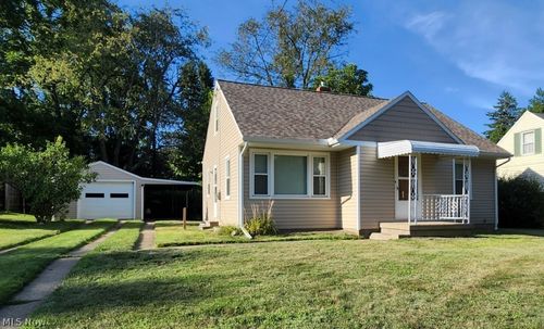517 Evans Ave, Akron, OH, 44310-3914 | Card Image