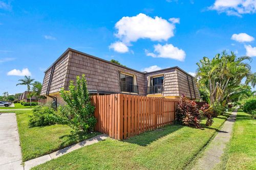 632 Springdale Cir, Palm Springs, FL, 33461-1534 | Card Image