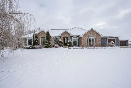 1679 Marian Ct, Mineral Point, WI, 53565-8308 | Card Image