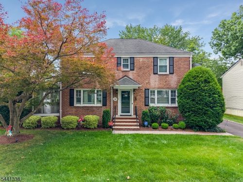 18 W 5th St, New Providence, NJ, 07974-2212 | Card Image