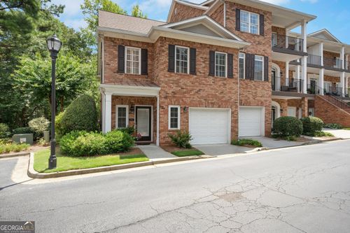 2570 Oglethorpe Cir Ne, Brookhaven, GA, 30319-6602 | Card Image