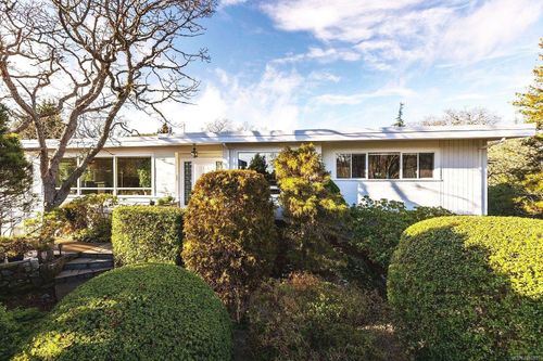2980 Beach Dr, Victoria, BC, V8R6K9 | Card Image