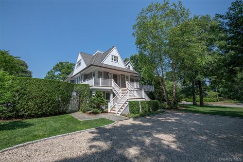 13 Peathole Ln, Bellport, NY, 11713-2609 | Card Image