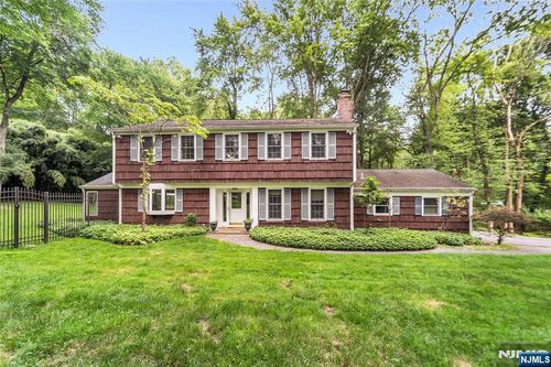 84 Briarwood Ave, Norwood, NJ, 07648-2401 | Card Image