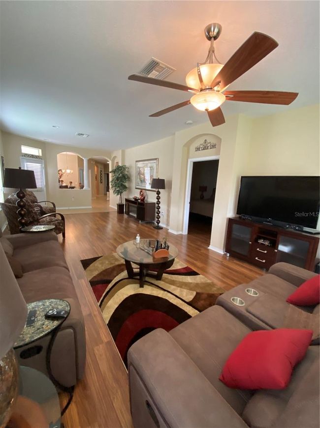 11439 Cambray Creek Loop, House other with 3 bedrooms, 2 bathrooms and null parking in RIVERVIEW FL | Image 4