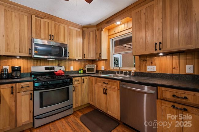 823 Turtle Creek Rd, House other with 3 bedrooms, 2 bathrooms and null parking in Sylva NC | Image 16