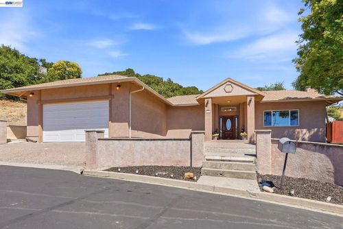 210 Amend Ct, El Sobrante, CA, 94803-2602 | Card Image