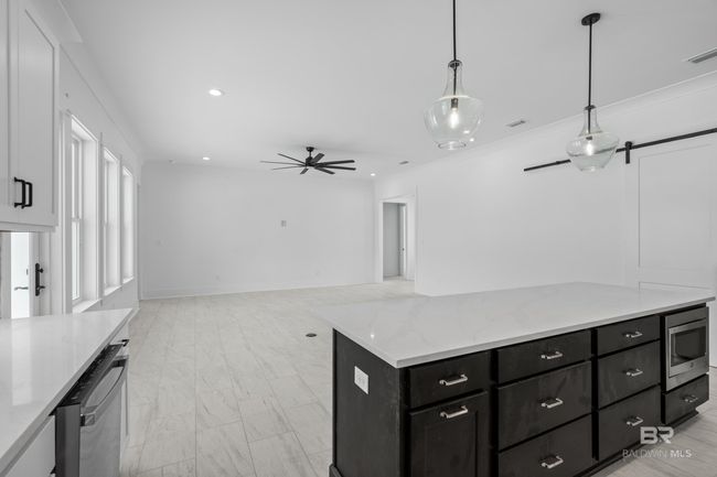 Kitchen | Image 13