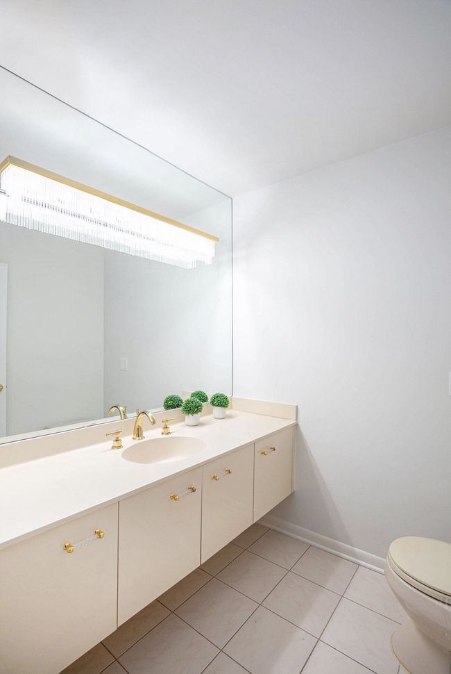 Lavatory Main | Image 5