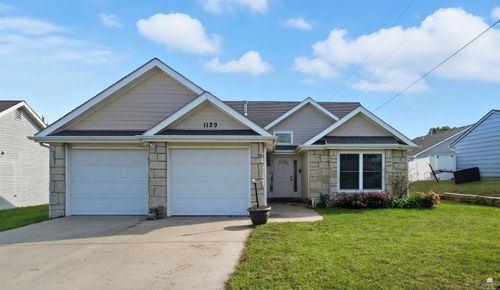 1129 W 20th Cir, Junction City, KS, 66441-4561 | Card Image