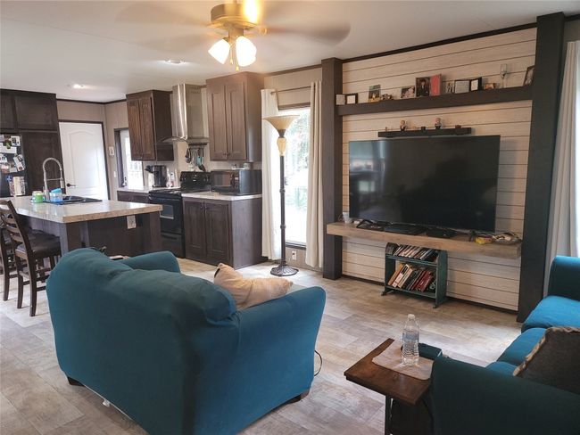 566 Herron Trl, House other with 2 bedrooms, 2 bathrooms and 10 parking in McDade TX | Image 11