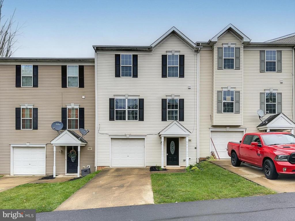 Walnut Bottom Rd, York, PA 17408