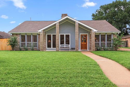 815 Millpond Dr, Sugar Land, TX, 77498-2757 | Card Image