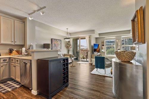 410-660 N 2nd St, Minneapolis, MN, 55401-1281 | Card Image