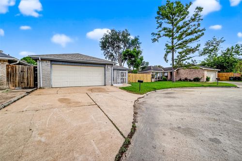 9506 Hendon Ln, Houston, TX, 77036-6510 | Card Image