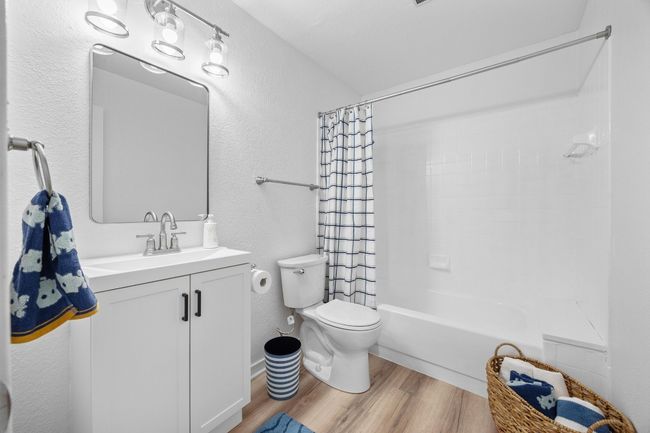 Bathroom | Image 21