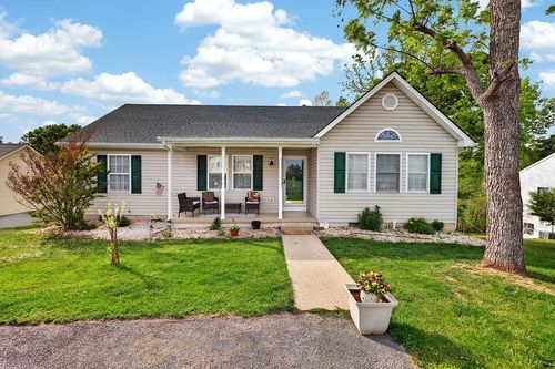 165 Fairmont Dr, STAUNTON, VA, 24401-6604 | Card Image