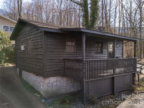 87 Sassafras Ln, Maggie Valley, NC, 28751-7696 | Card Image