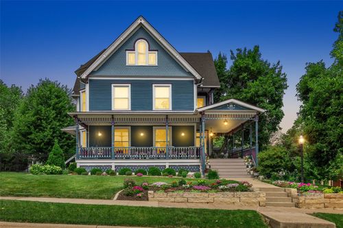 205 2nd Ave Nw, Mount Vernon, IA, 52314-1304 | Card Image