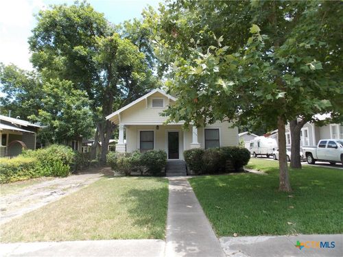 959 Lee St, New Braunfels, TX, 78130-5832 | Card Image