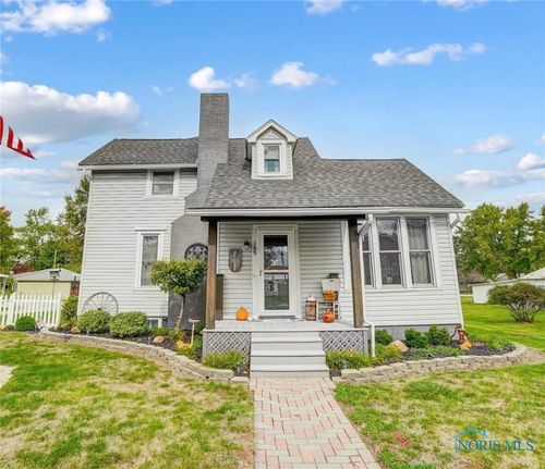 105 E Washington St, Pandora, OH, 45877-5205 | Card Image