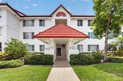 d2-104 Half Moon Cir, Hypoluxo, FL, 33462-5458 | Card Image