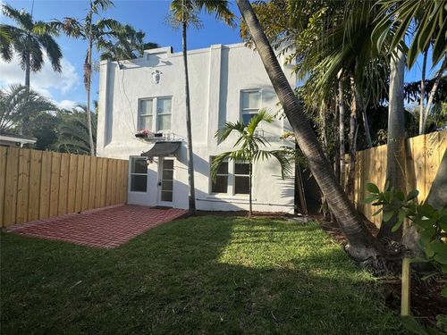 1573 Ne 33rd St, Oakland Park, FL, 33334-5321 | Card Image