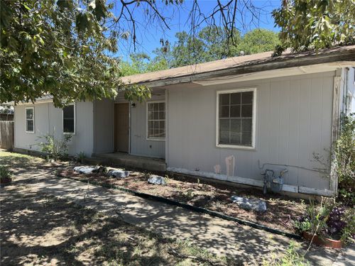 611 S Ruddell St, Denton, TX, 76205-6363 | Card Image