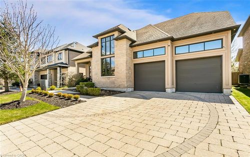 24 Jacob Gingrich Dr, Kitchener, ON, N2P2X9 | Card Image