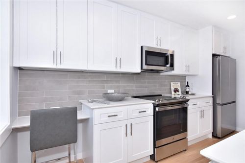 apt-2a-245 Wolfs Ln, Pelham, NY, 10803-1817 | Card Image