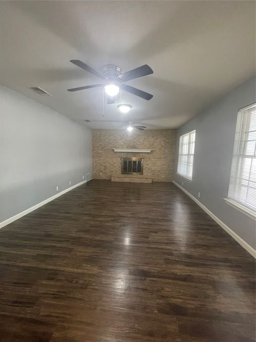 3509 Glenda St, Haltom City, TX, 76117-2912 | Card Image