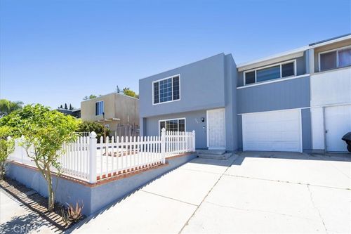 835 Raintree Pl, Vista, CA, 92084-5113 | Card Image