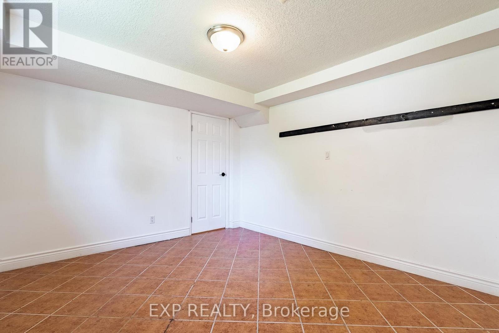 Residential Lease in Tay (Victoria Harbour) 4
