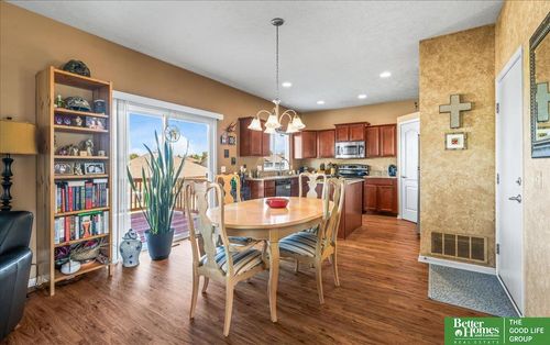 4606 Clearwater Dr, Papillion, NE, 68133-2608 | Card Image