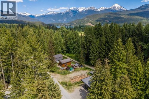 8354 Rainbow Dr, Whistler, BC, V8E0G1 | Card Image