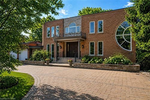 12 Westmount Park Rd, Toronto, ON, M9P1R5 | Card Image