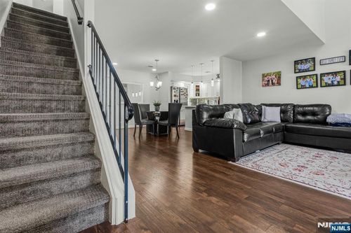 416 River Renaissance, East Rutherford, NJ, 07073-1631 | Card Image