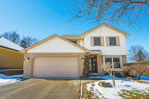 577 Tomahawk Cres, Ancaster, ON, L9G3T4 | Card Image