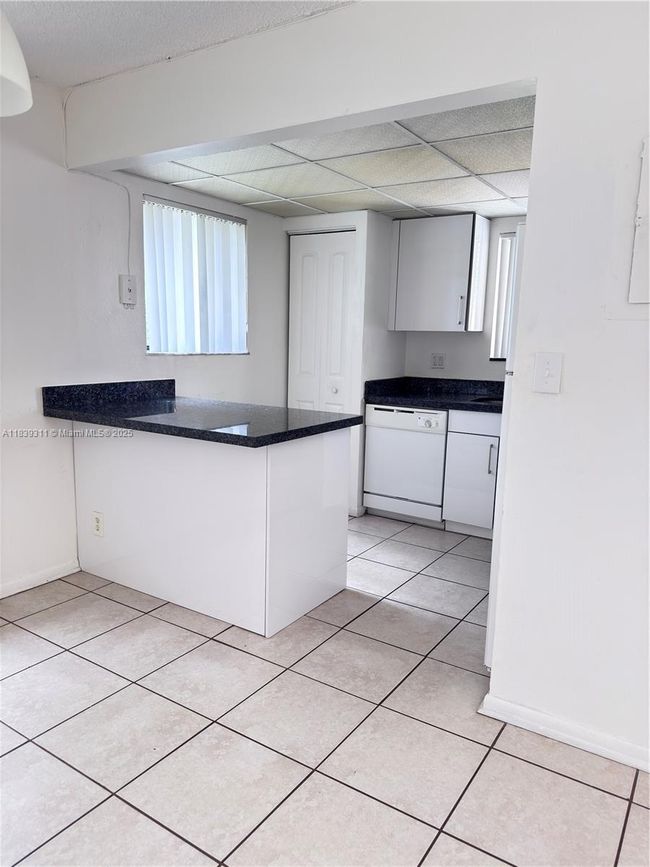APT-208J - 6900 Sw 39 Th St, Condo with 2 bedrooms, 2 bathrooms and null parking in Davie FL | Image 6