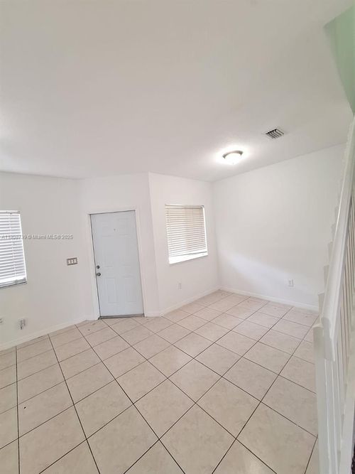 1654-1654 Se 31st Ct, Homestead, FL, 33035-2404 | Card Image