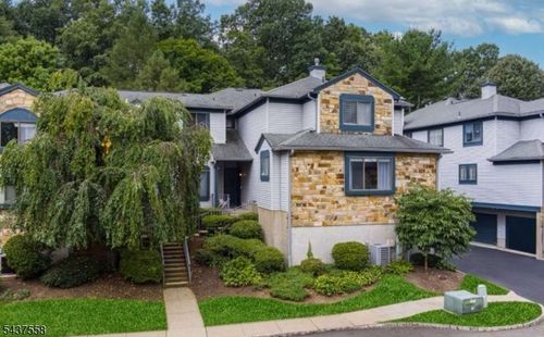 39-39 Overlook Dr, Hackettstown, NJ, 07840-4606 | Card Image