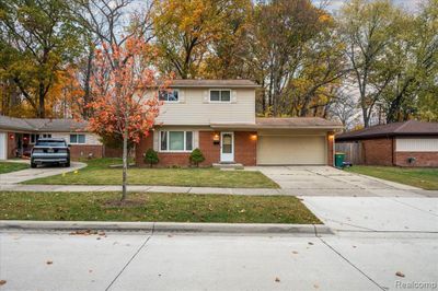 23612 Barfield Street, Home with 3 bedrooms, 1 bathrooms and null parking in Farmington Hills MI | Image 1