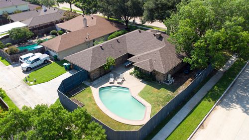 1301 Brownwood Dr, Carrollton, TX, 75006-1501 | Card Image