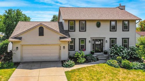 623 Overlook Ter, DeForest, WI, 53532-3047 | Card Image