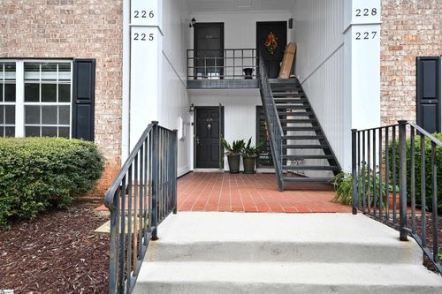 unit-225-925 Cleveland St, Greenville, SC, 29601-4556 | Card Image