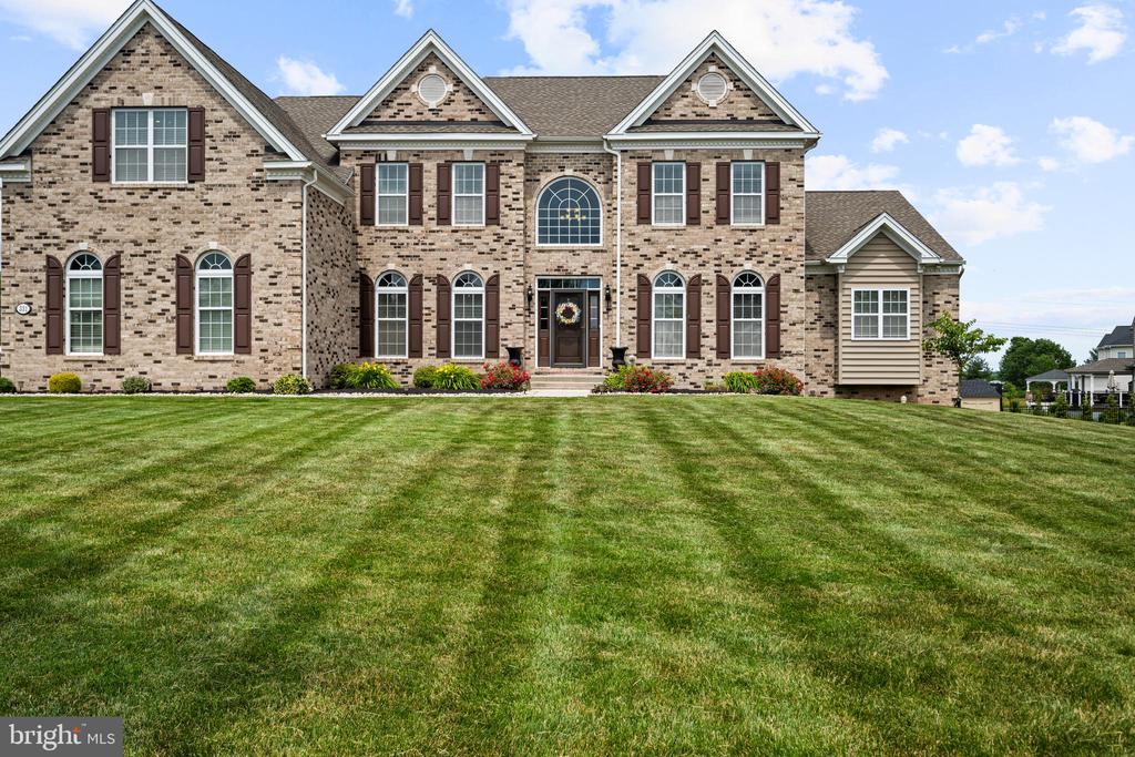 Windsor Dr, Harleysville, PA 19438