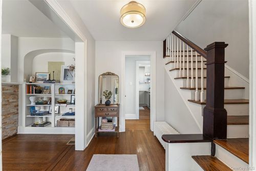 9 Rutgers Pl, Scarsdale, NY, 10583-4905 | Card Image