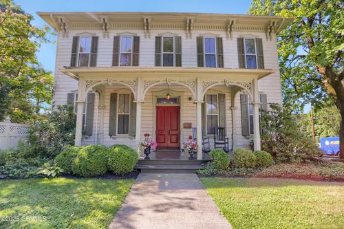 302 Broadway St, Milton, PA, 17847-2402 | Card Image