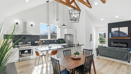 129 Signal Hills Dr, Chattanooga, TN, 37405-1829 | Card Image