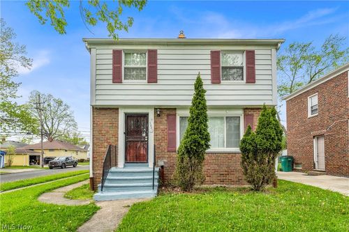 5440 Hollywood Ave, Maple Heights, OH, 44137-2330 | Card Image